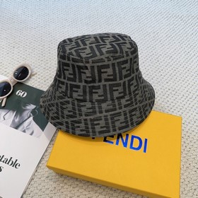 Прекрасная рыбацкая кепка FENDI с клас