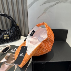 FENDI — бейсболка с логотипом виде бук