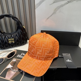 FENDI — бейсболка с логотипом виде бук
