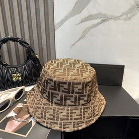 FENDI — кепка-рыбацкая шапка с логотип