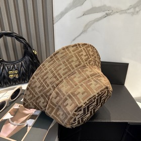 FENDI — кепка-рыбацкая шапка с логотип