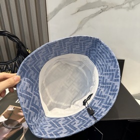 FENDI — кепка-рыбацкая шапка с логотип