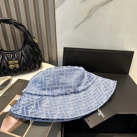 FENDI — кепка-рыбацкая шапка с логотип