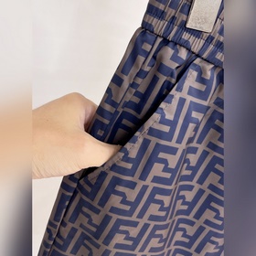Fendi с полным набором логотипов. Нова
