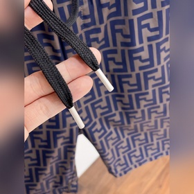 Fendi с полным набором логотипов. Нова