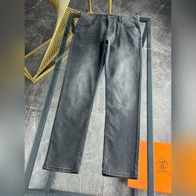Новые модели Fendi IT уже в продаже —