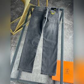 Новые модели Fendi IT уже в продаже —
