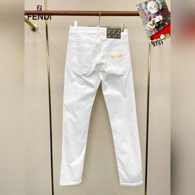 Новая модель джинсов Fendi 26-го года