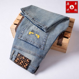 Fendi — новая коллекция мужских джинсо