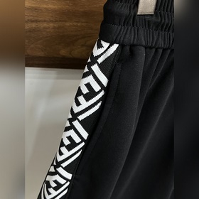 Fendi — новые шорты в стиле кэжуал из 
