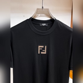 Fendi с полным набором логотипов. Нова
