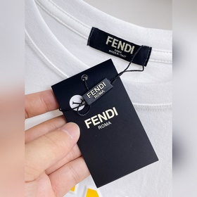 Fendi с полным набором логотипов. Нови