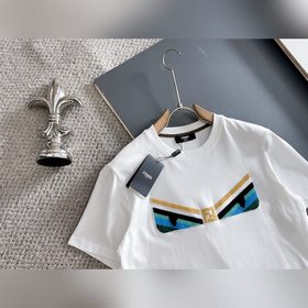 Fendi 26： премьера новой весенне-летне