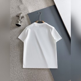Fendi 26： премьера новой весенне-летне
