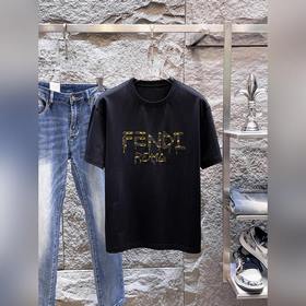Fendi — премьера новых моделей весна-л