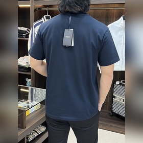 Новая модель футболки от Fendi, выполн