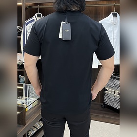 Новая модель футболки от Fendi, выполн
