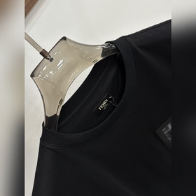 Новая модель футболки от Fendi, выполн