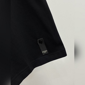 Новая модель футболки от Fendi, выполн
