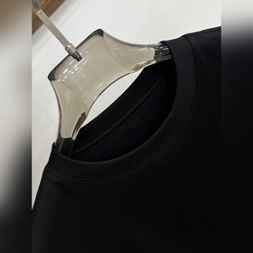 Новинка весенней коллекции Fendi： футб