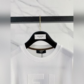 Fendi 26： премьера новых моделей весна