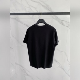 Fendi 26： премьера новой коллекции вес