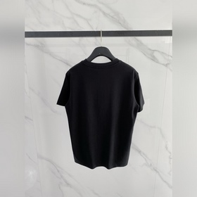 Fendi 26： премьера новых моделей весна