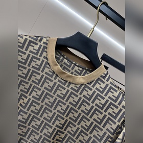 Новая весенняя коллекция Fendi： компле