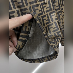 Новая весенняя коллекция Fendi： компле