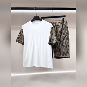 Новая весенняя коллекция Fendi： компле