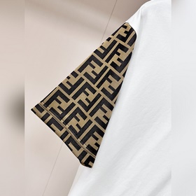 Новая весенняя коллекция Fendi： компле