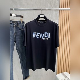 Fendi представляет новую коллекцию вес