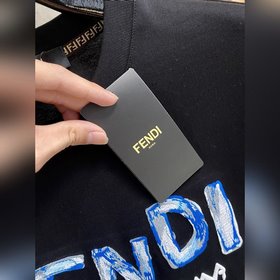 Fendi представляет новую коллекцию вес