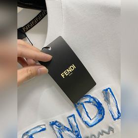 Fendi представляет новую коллекцию вес