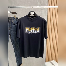 Fendi представляет новую коллекцию вес