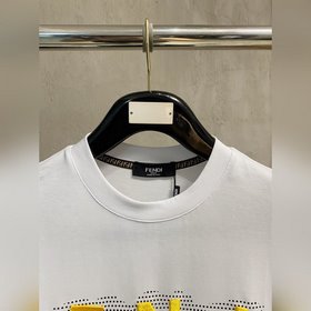 Fendi представляет новую коллекцию вес