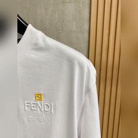 Fendi представляет новую коллекцию вес