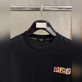 Fendi представляет новую коллекцию вес