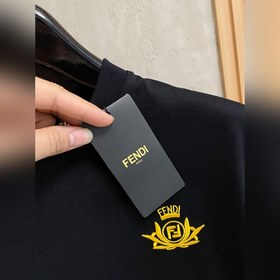 Fendi представляет новую коллекцию вес