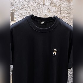 Fendi 26： премьера новой весенне-летне