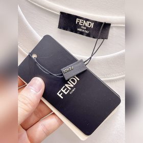 Fendi 26： премьера новой весенне-летне