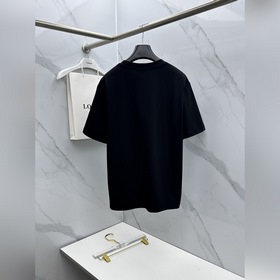 Fendi： премьера новой коллекции в фирм