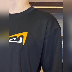 Fendi — классическая белая футболка с 