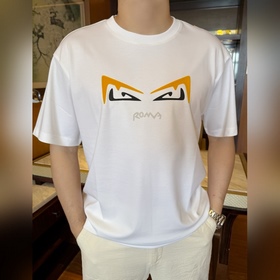 Fendi — классическая белая футболка с 