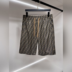 Новая весенняя коллекция Fendi： компле