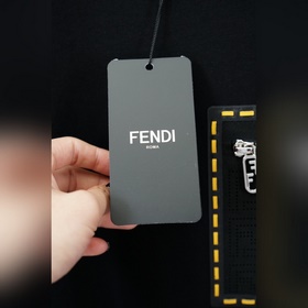 Fendi — новая весенне-летняя коллекция