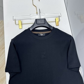 Fendi： новая коллекция весна-лето 2026