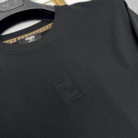 Fendi： новая коллекция весна-лето 2026