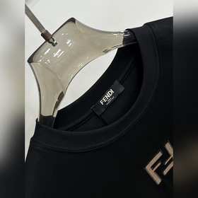 Fendi — новая весенняя коллекция： футб