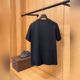 Fendi 26： премьера новых моделей весна